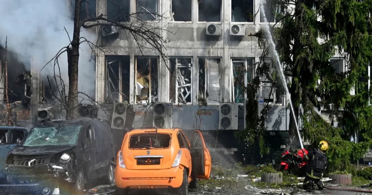 Ilustrasi serangan drone terhadap data center di Ukraina yang menyebabkan gangguan internet