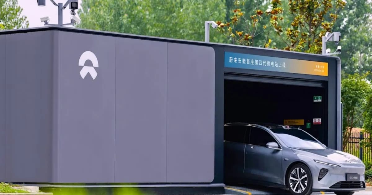 Stasiun swap baterai Nio Power dengan logo Nio dan Geely menandai akuisisi 30% saham