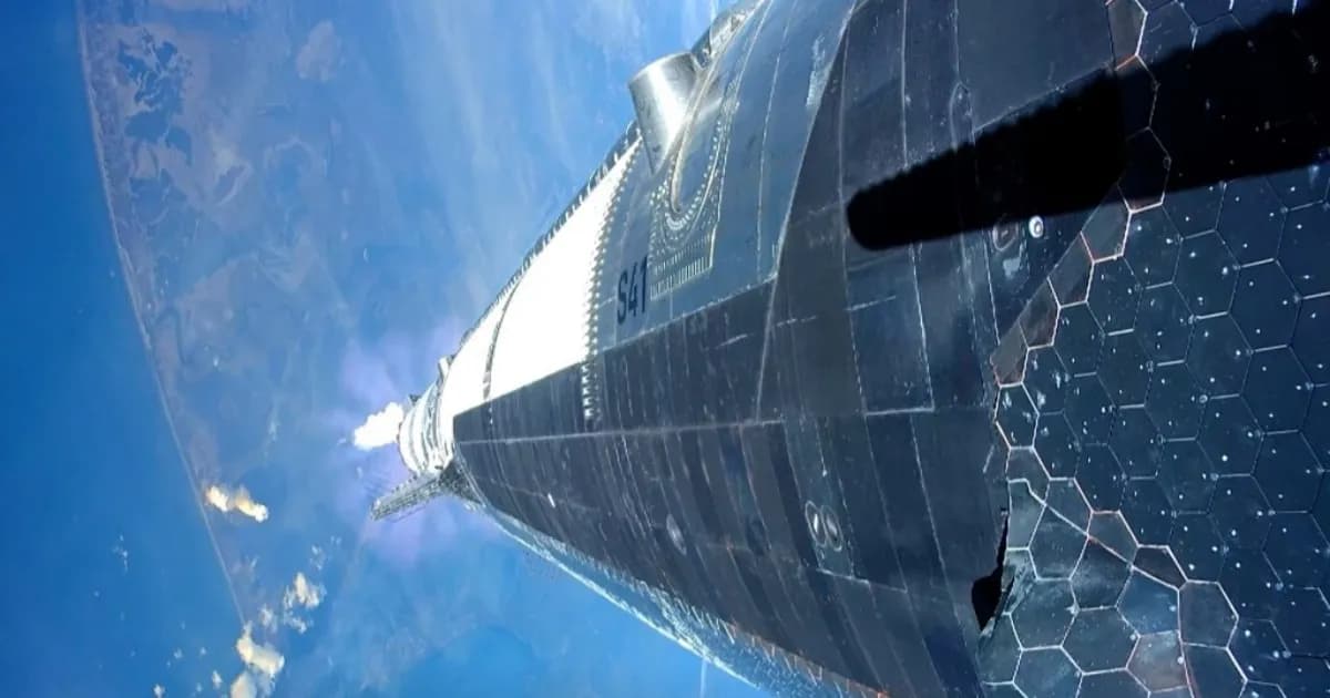 Roket Starship SpaceX meluncur dari South Texas menuju orbit Bumi dengan 26 satelit Starlink V3