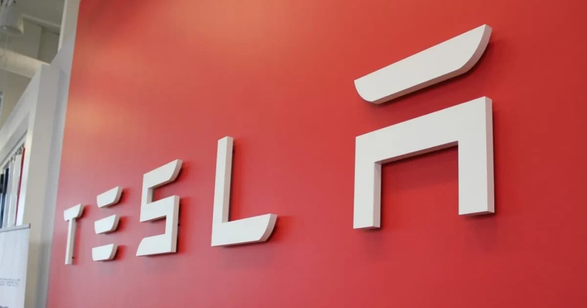 Ilustrasi pengiriman kendaraan Tesla yang menjadi sorotan estimasi Wall Street kuartal ketiga 2026