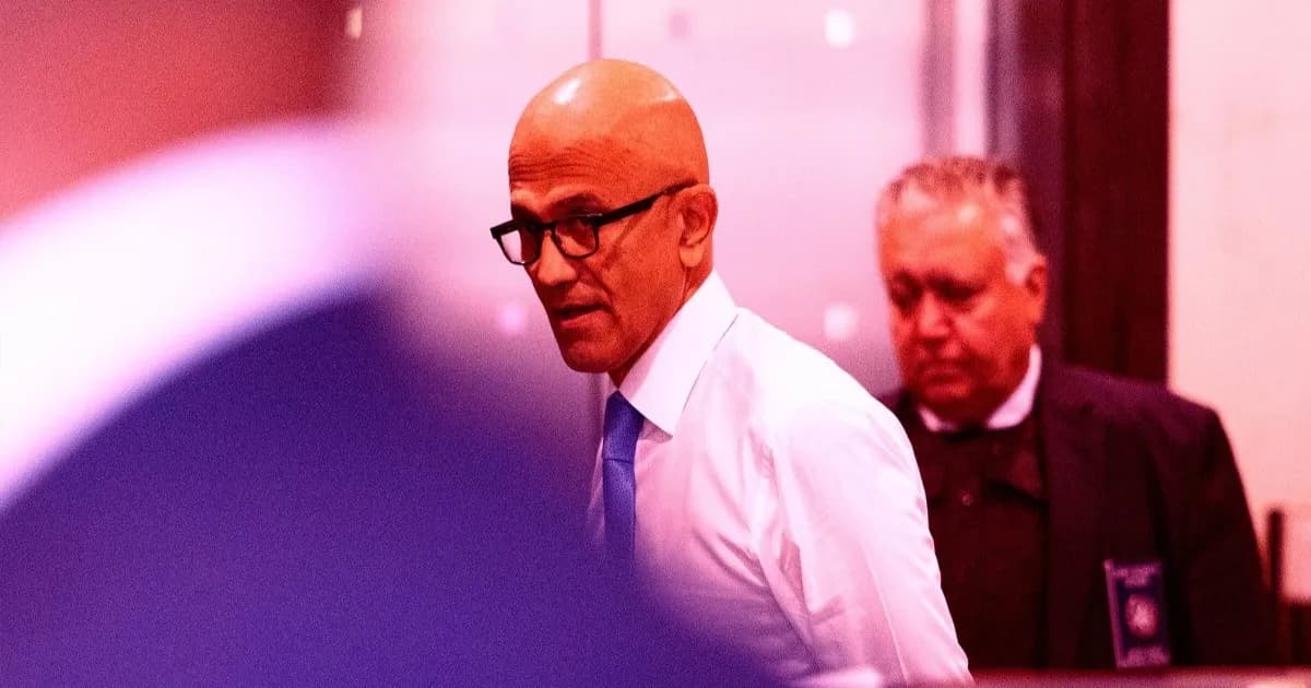 CEO Microsoft Satya Nadella hadir di pengadilan Ronald V. Dellums Federal Building.