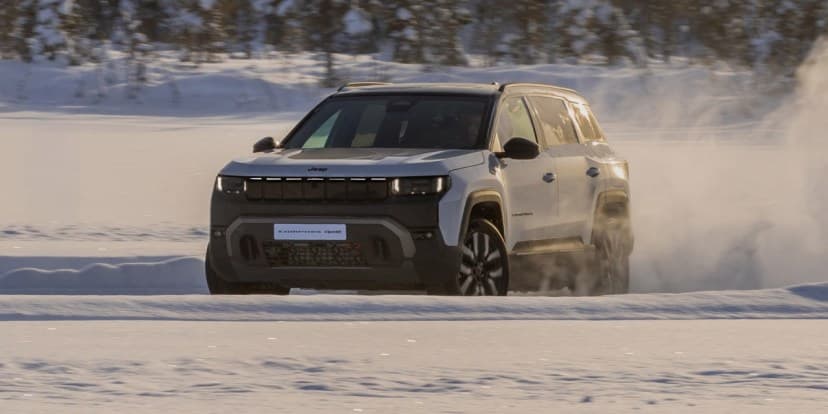 Jeep Compass 4xe Listrik Duel di Arktik, 0-100 Km/jam 4,9 Detik
