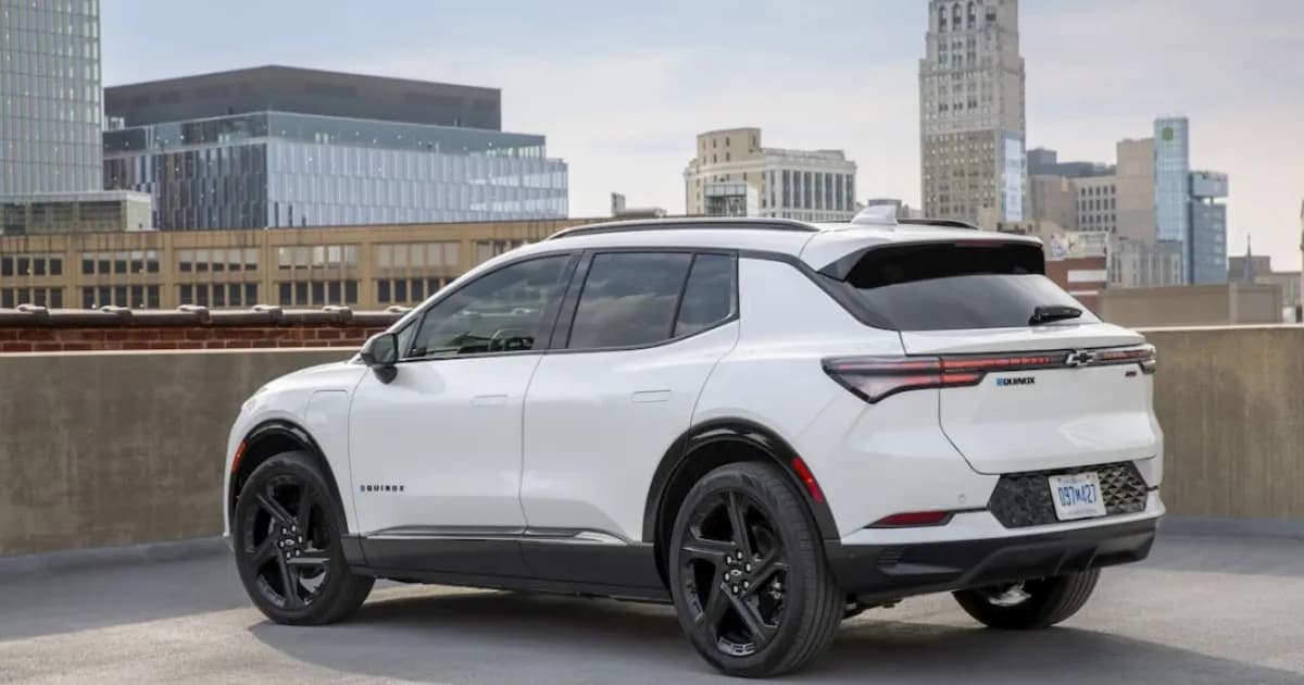 Ilustrasi penurunan penjualan EV GM dengan Chevy Equinox EV dan Cadillac Optiq di dealer Amerika Serikat