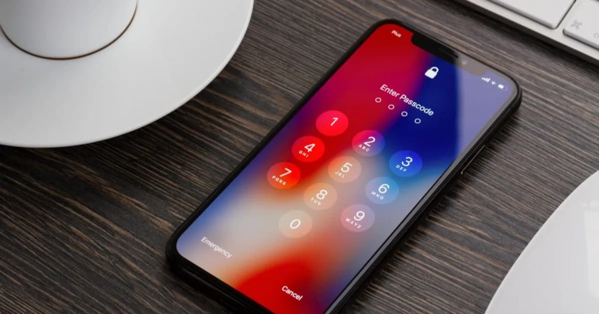 Ilustrasi keamanan iPhone dengan perangkat GrayKey yang diklaim bisa melewati fitur Inactivity Reboot iOS