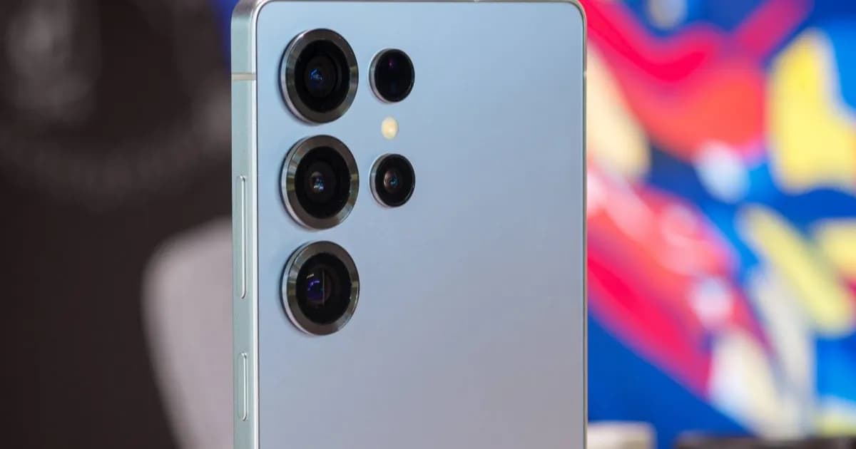 Samsung Galaxy S25 Ultra dengan tampilan antarmuka One UI 9