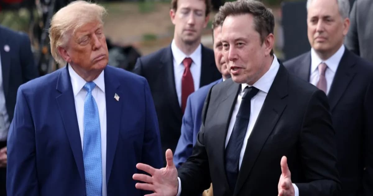 Presiden AS Donald Trump mengumumkan perubahan istilah artificial intelligence menjadi super intelligence dalam pertemuan bersama para CEO teknologi.