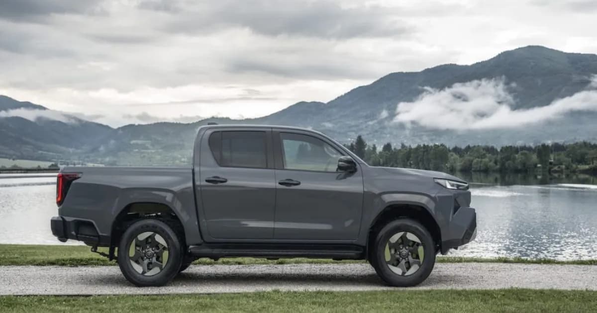 Pikap listrik Toyota Hilux BEV yang diprediksi diproduksi di pabrik Toyota Argentina