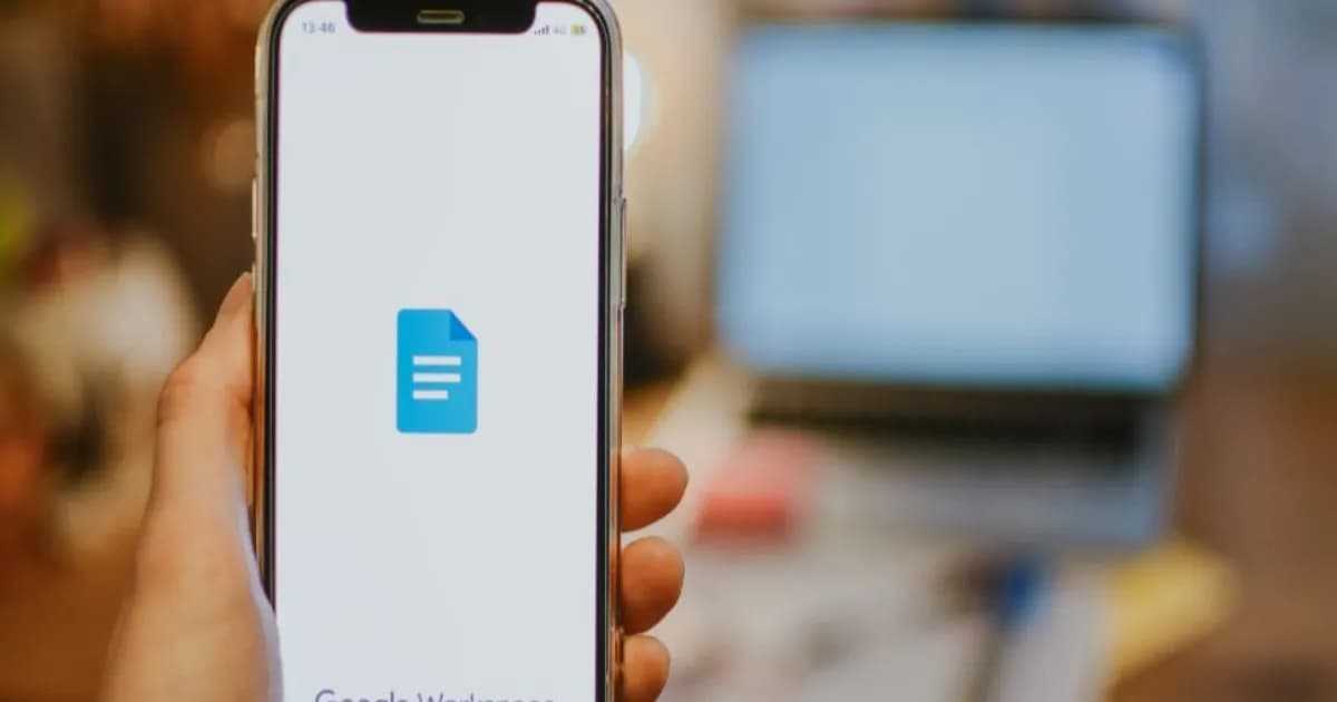 Google Docs di smartphone dan laptop menampilkan dukungan file markdown di Google Workspace