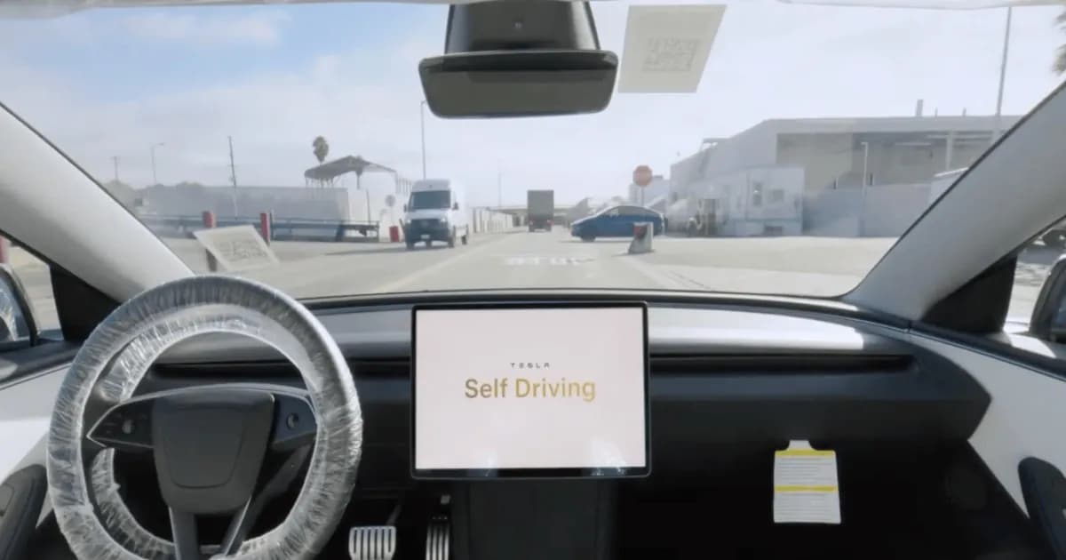 Halaman Tesla Assisted Driving di situs Jerman setelah rebranding dari FSD