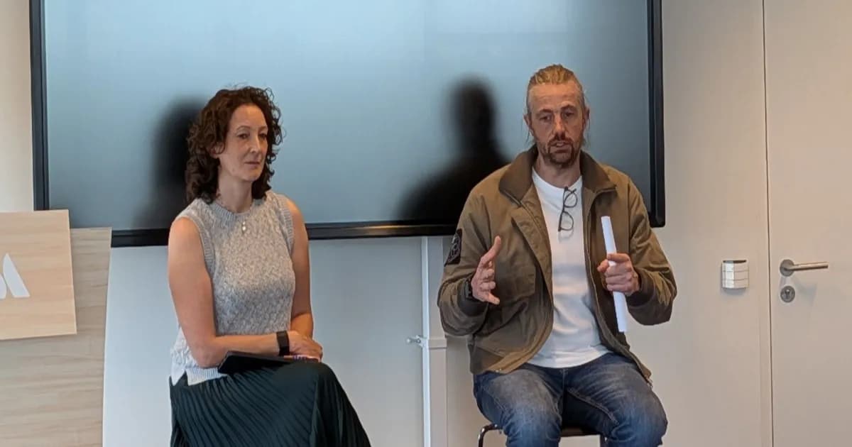 Atlassian CEO Mike Cannon-Brookes berbicara di atas panggung Atlassian Team Europe 2026