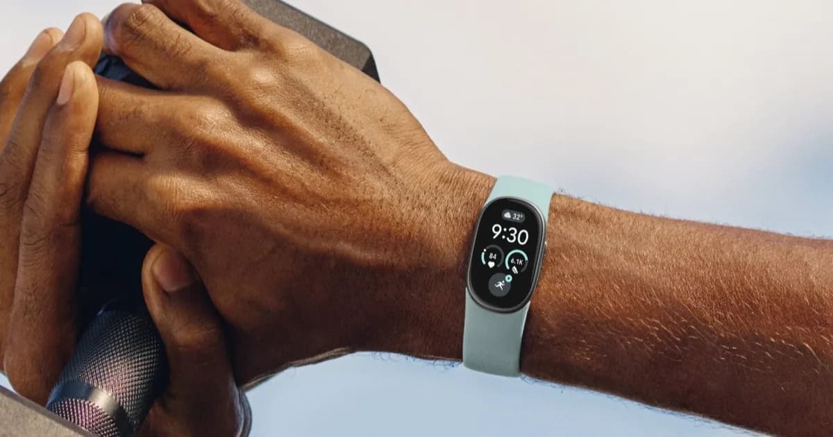Google Fitbit Edge fitness tracker dengan layar hybrid OLED terbesar dan tombol fisik