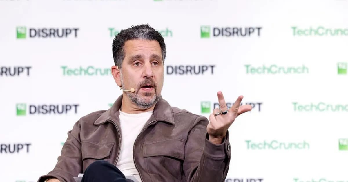 Panos Panay dari Amazon berbicara tentang ambient computing dan perangkat AI Bee di TechCrunch Disrupt