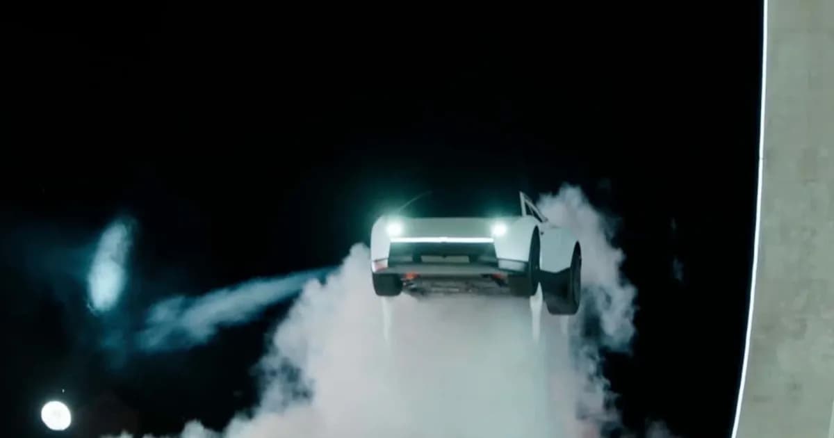 Tesla Roadster baru generasi kedua saat demonstrasi di McGregor, Texas