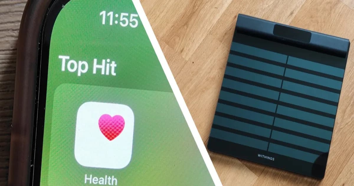 Aplikasi Apple Health di iPhone di samping smart scale Withings BodyScan 2 yang kini kena paywall langganan.