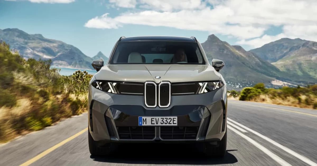 BMW iX5 tampil dengan bodi SUV listrik dan aksen modern