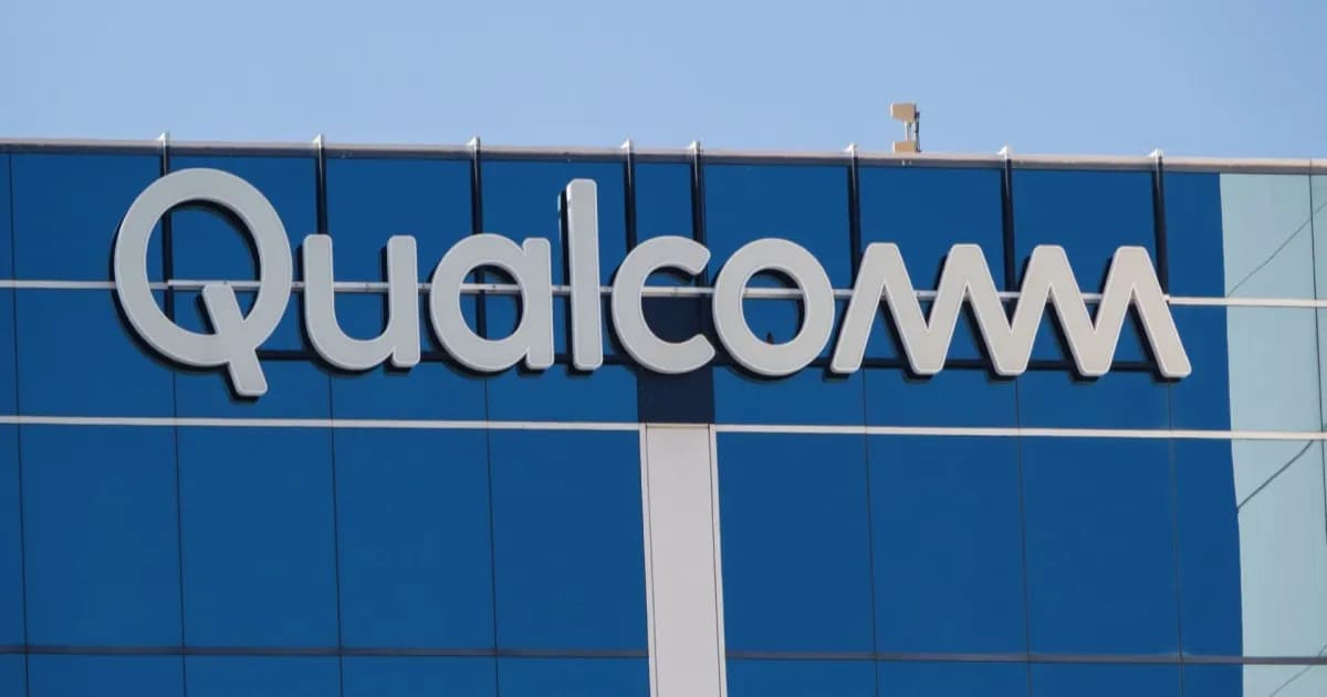 Logo Qualcomm terpasang di gedung kantor pusat perusahaan