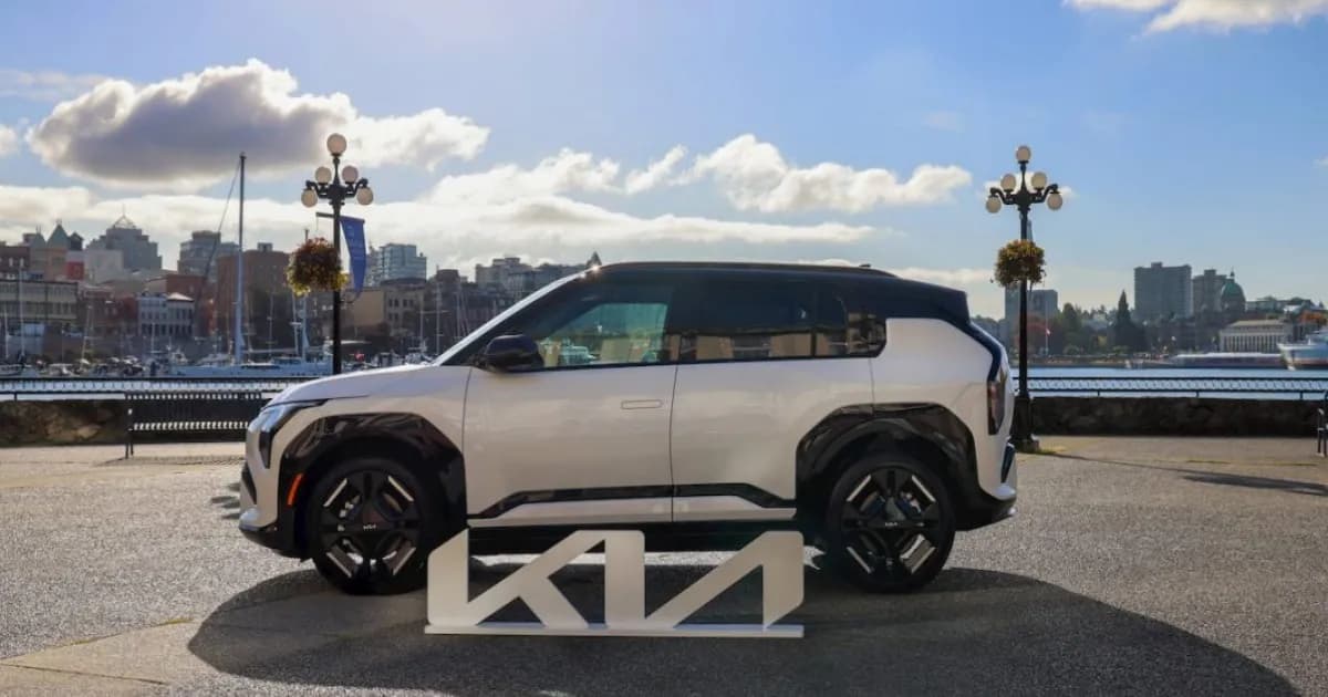 Kia EV3 tampak samping sebagai bagian dari jajaran EV terjangkau Kia di Kanada