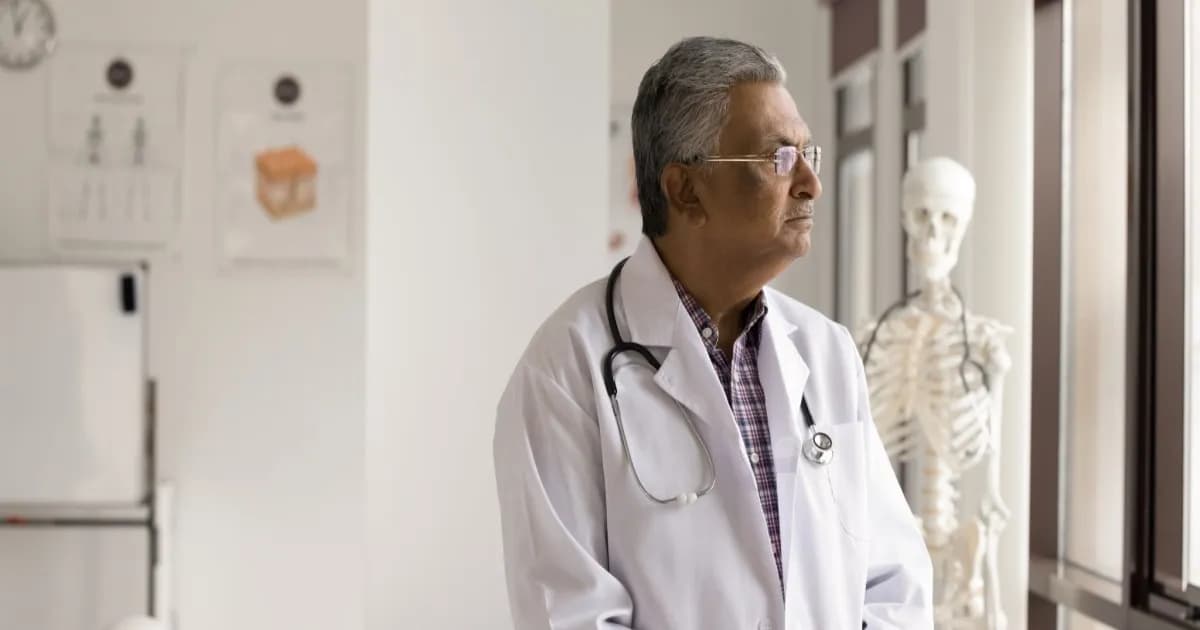 Ilustrasi dokter manusia berhadapan dengan sistem AI diagnosis Microsoft MAI-DxO
