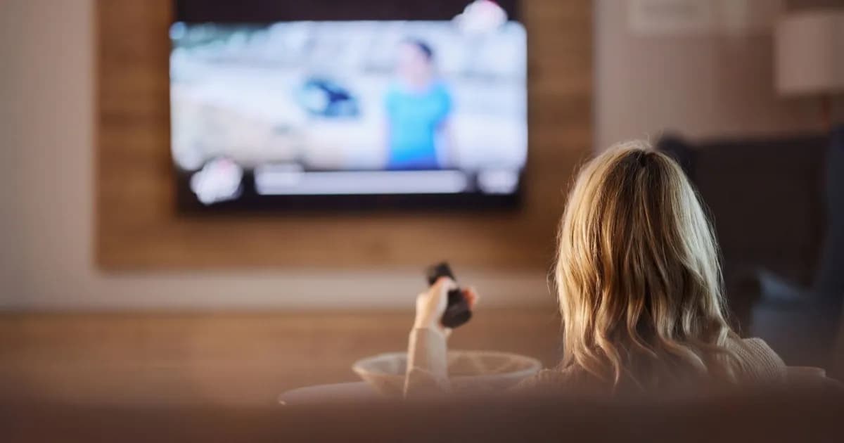 Samsung TV 2025 yang disebut melakukan pengumpulan data pengguna oleh hacker log4j