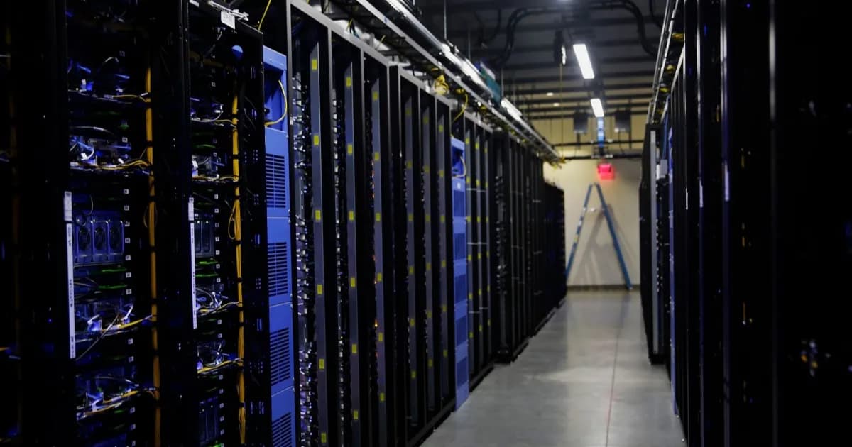 Klaster superkomputer AI berisi ratusan rack server dengan akselerator Nvidia A100