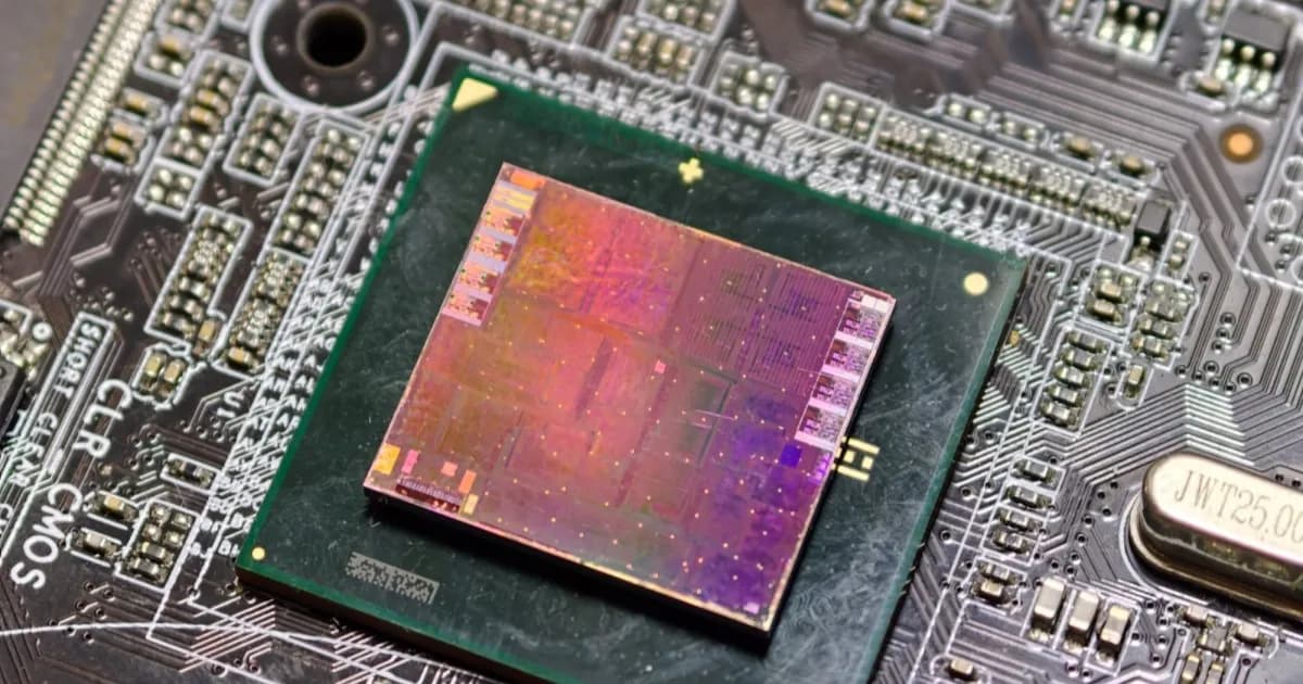Ilustrasi kelangkaan dan kenaikan harga PCB akibat permintaan AI data center