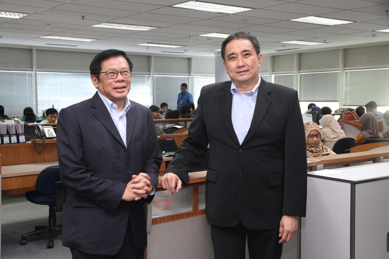 Foto Handoko A. Tanuadji (chairman) dan Handojo Sutjipto (Managing Director)