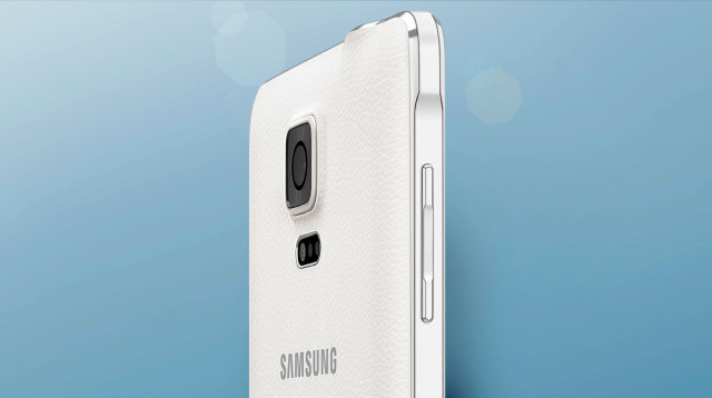 Samsung-Galaxy-Note-4-back-angled-half-640x358