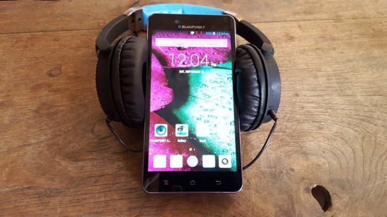 Smartphone Android Dengan Cita Rasa Musik Premium