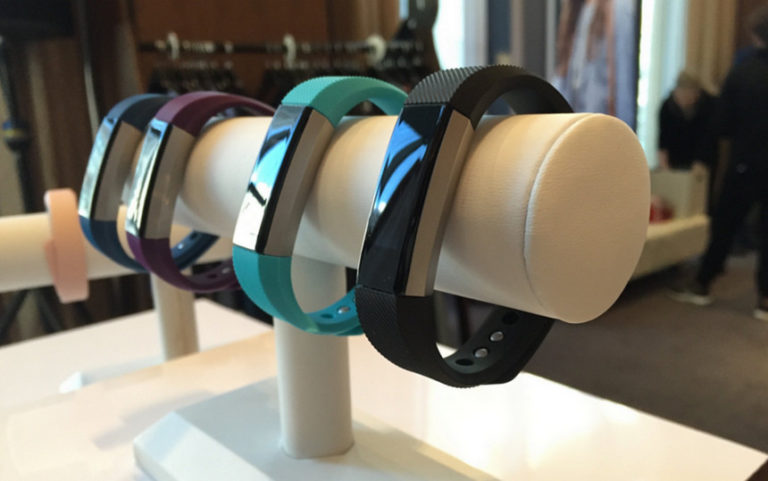 Fitbit Alta, Fitness Tracker Paling Stylish