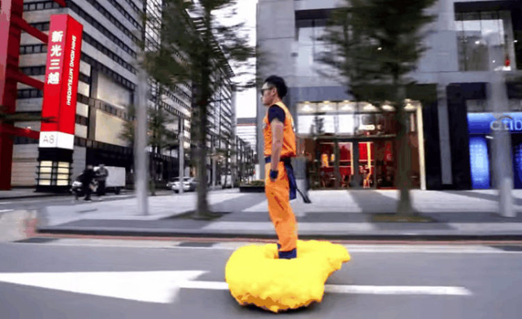 Pria Ini Sulap Hoverboard  Jadi Awan Terbang  Dragon Ball