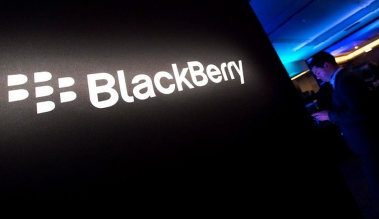 BlackBerry & Tiphone Patungan Bikin ‘BB Merah Putih’
