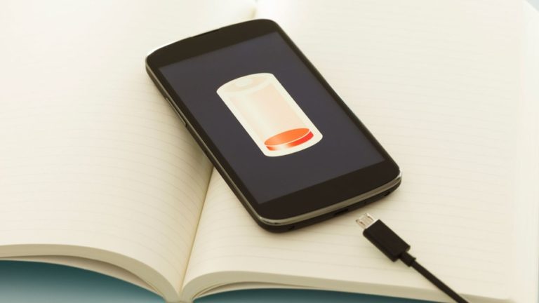 4 Penyebab Utama Charge Smartphone Sering Lama