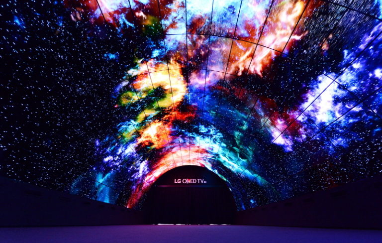 Terowongan OLED LG Siap Sambut Pengunjung IFA 2016