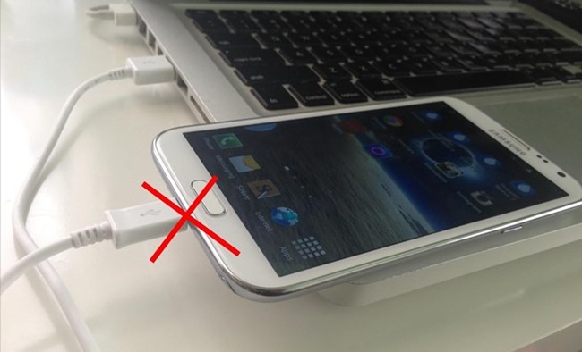 Never-charge-your-phone-from-PC-or-Laptop