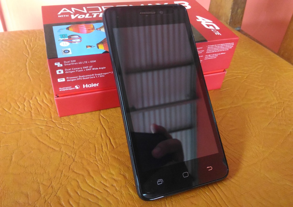 Review Smartfren Andromax B: Smartphone 4G Paling Murah 