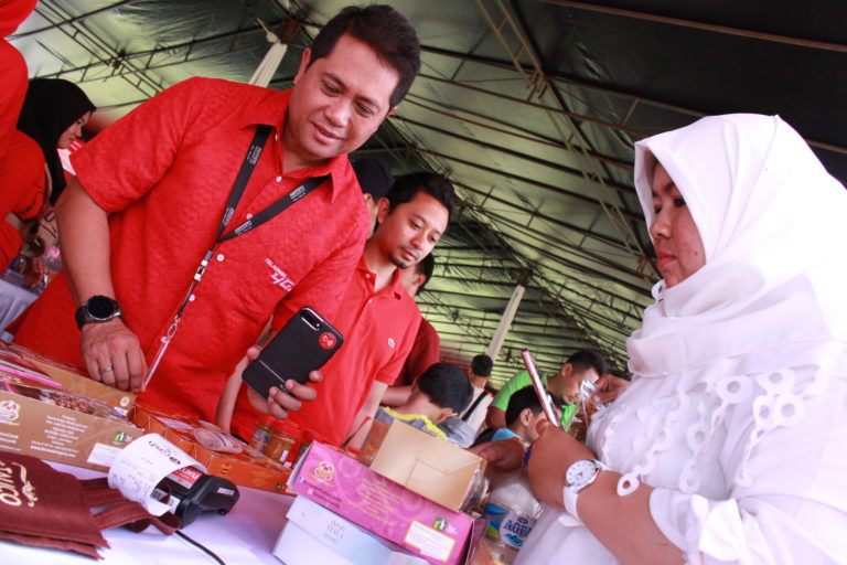 Telkomsel Serahkan 1000 KartuHALO Khusus Untuk UKM di Jawa Barat