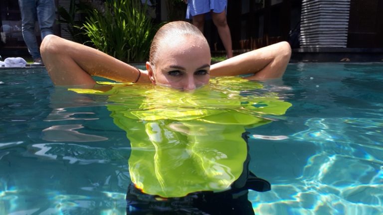 Serunya Foto Bawah Air dengan Samsung Galaxy A7 2017