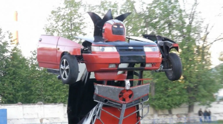 Keren! Keluarga Ini Berhasil Ciptakan Robot ‘Transformer’