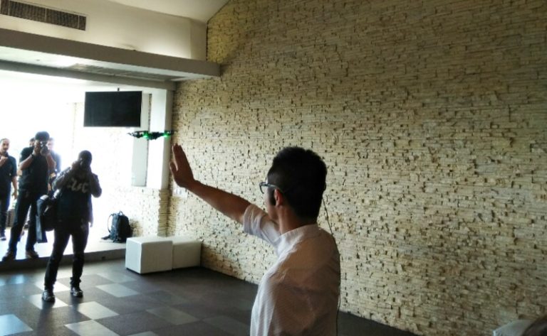 DJI Spark, Drone Pertama yang Dikontrol dengan Gerakan Tangan