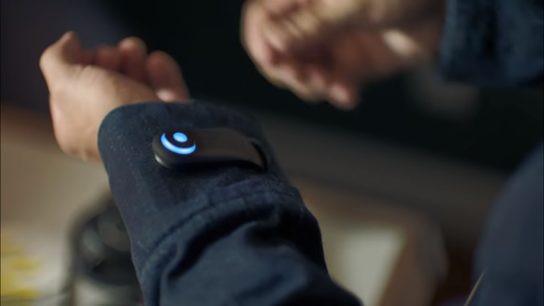 Jaket Pintar Google Akhirnya Resmi Dijual