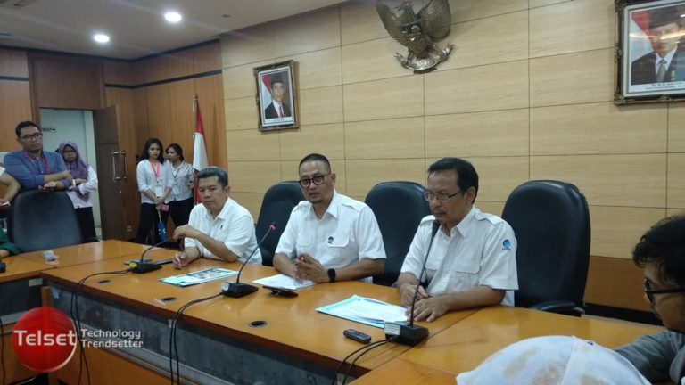 WhatsApp diblokir