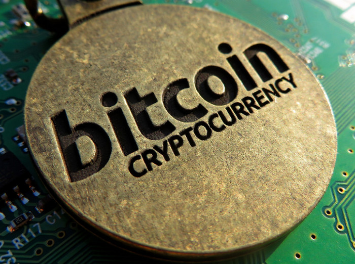 Software Bajakan Bisa Dimanfaatkan Hacker Menambang Bitcoin