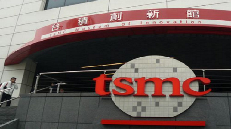 Penjualan Smartphone Flagship Diprediksi Menurun