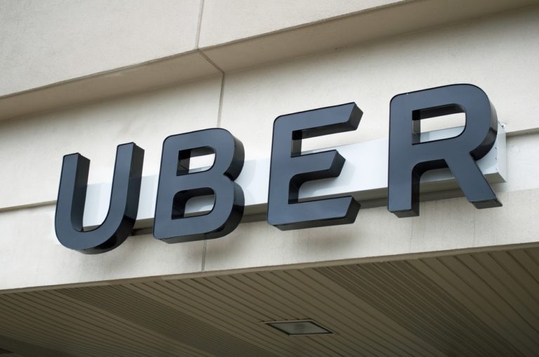 Mobil Otonom Uber Tabrak Pejalan Kaki Hingga Tewas