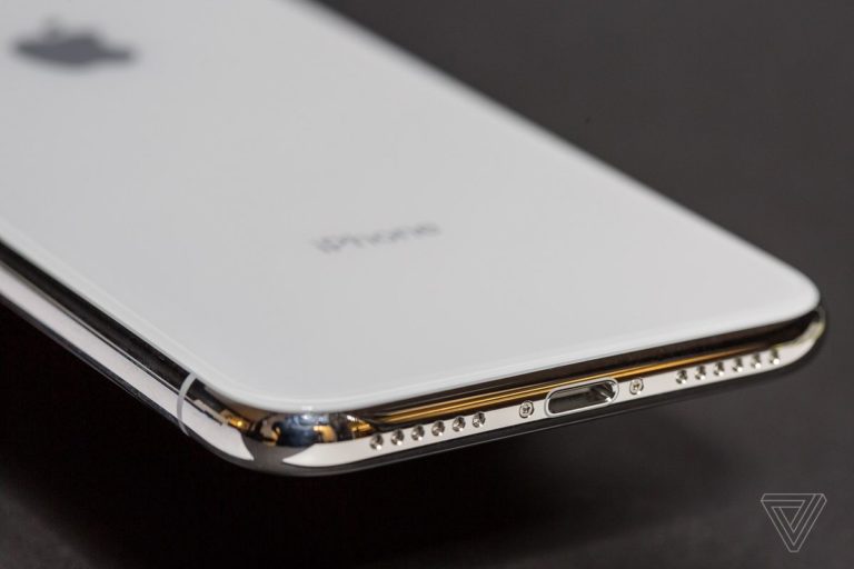 Apple Patenkan Kabel Data iPhone Tahan Air