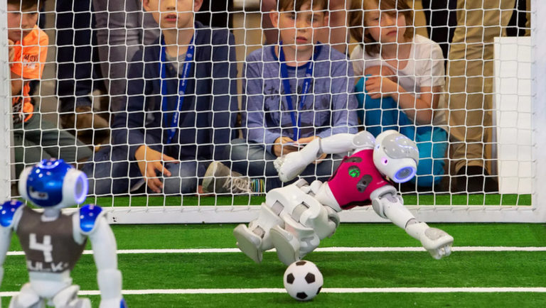 Banjir Gol! Serunya Nonton Sepakbola Robot