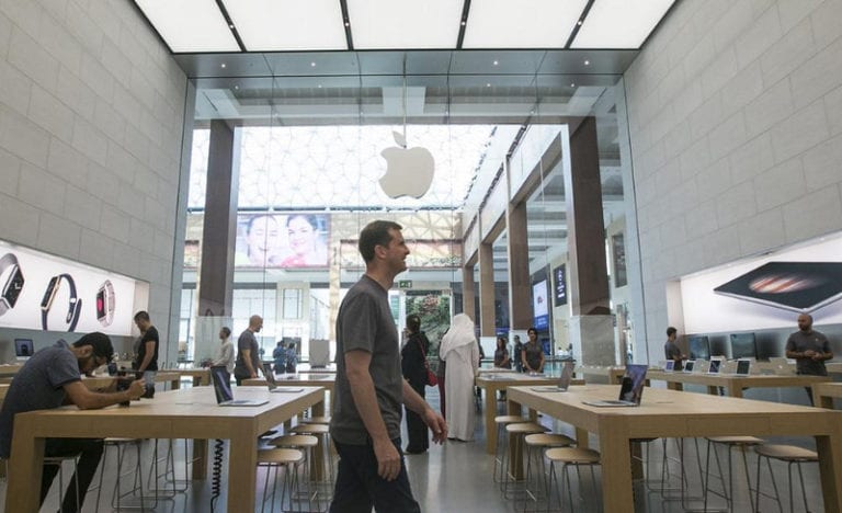 Apple Wajibkan Karyawan Banyak Berdiri, Kenapa?