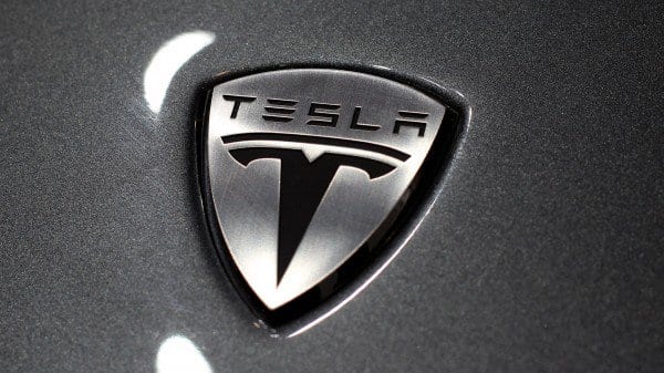 Yuan Anjlok, Harga Mobil Tesla di China Malah Naik