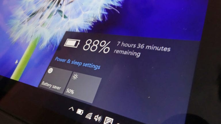 Laporan pemakaian baterai di Windows 10