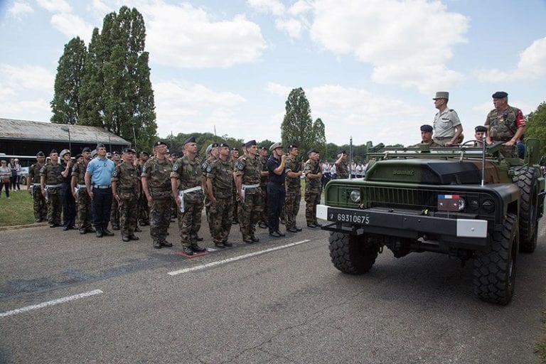 Perancis Tampilkan Pasukan Komando Siber di Parade Militer